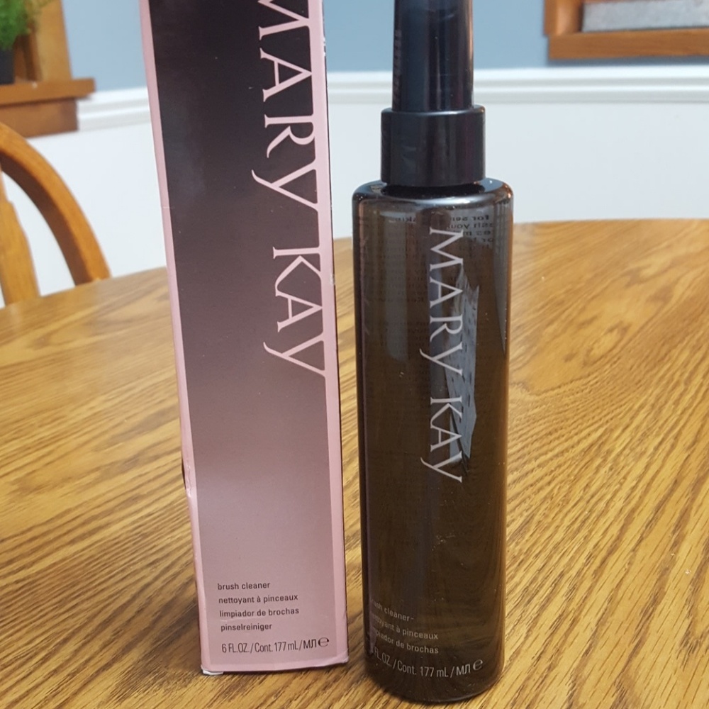 Mary Kay brush cleaner
